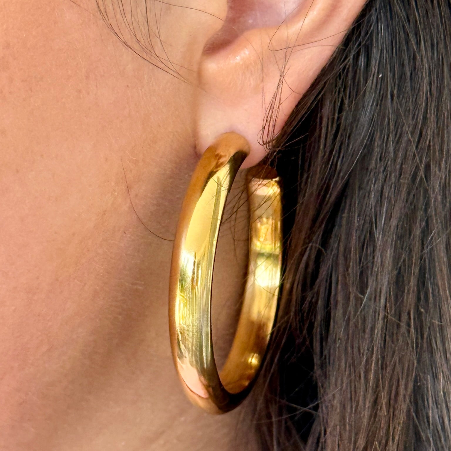 Elegante goldene Hoop-Ohrringe – Minimalistische Creolen für jeden Anlass – Bild 1
