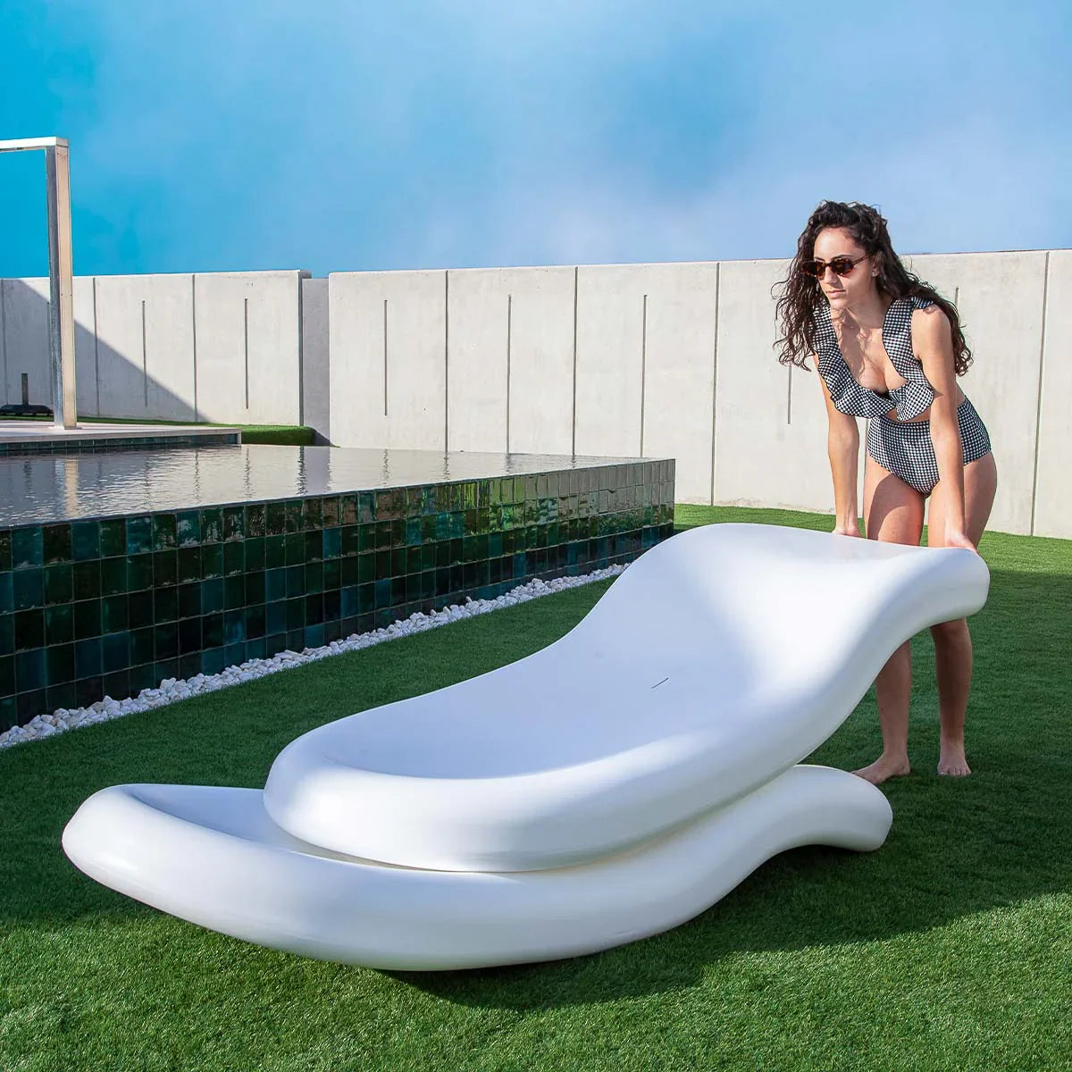 Tumbona Rasa para piscinas, hoteles y beach club