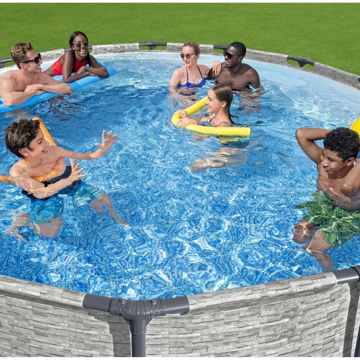 Bestway Steel Pro MAX Round Above Ground Swimming Pool with Pump & Cover