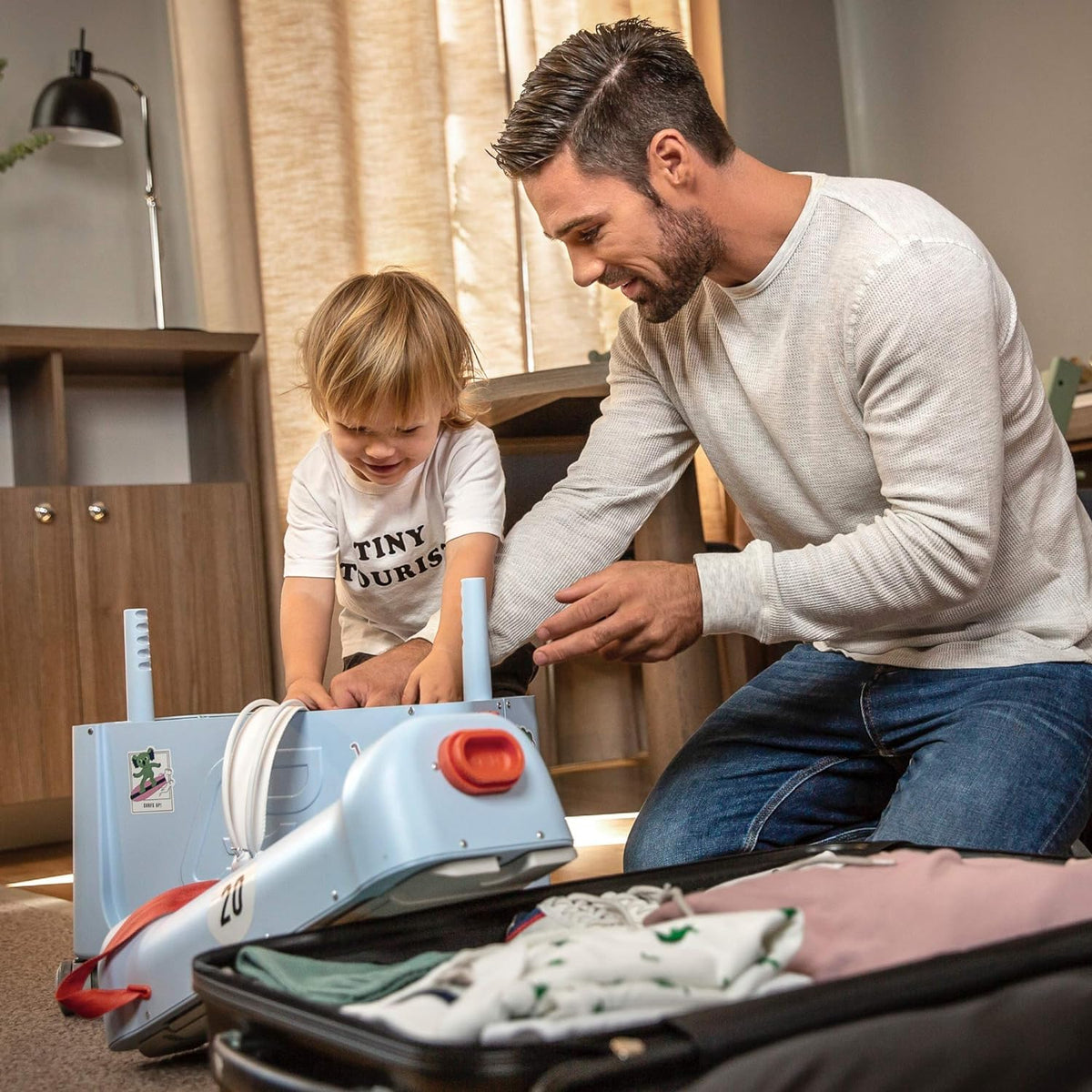 Maleta de Mano para Niños y Cama para Vuelo – Ayuda a tus hijos a relajarse y dormir en el avión – Aprobada por múltiples aerolíneas – Ideal para niños de 3 a 7 años