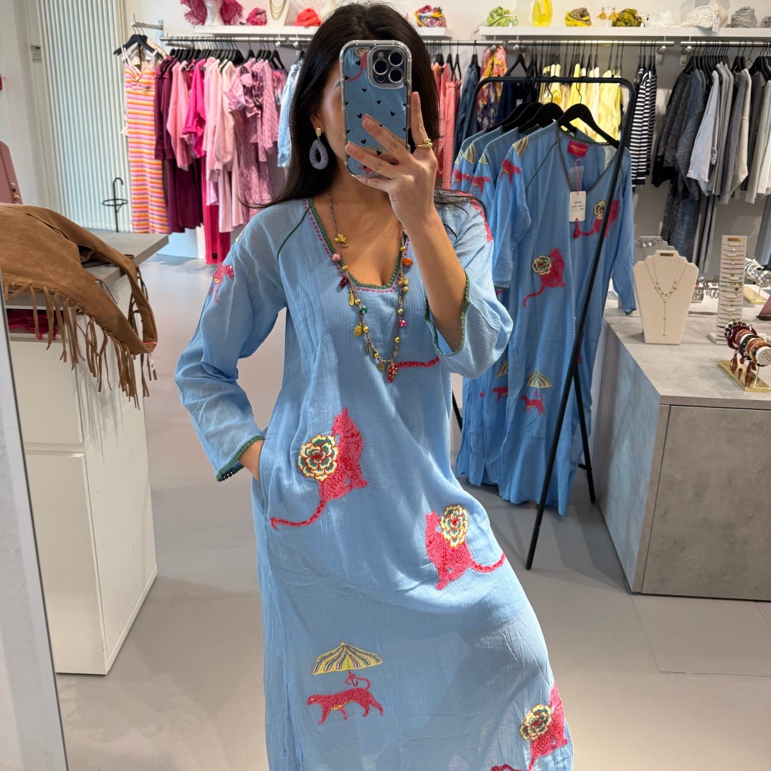 Place du Soleil - Maxikleid mit Tiger-Stickerei – Bild 1