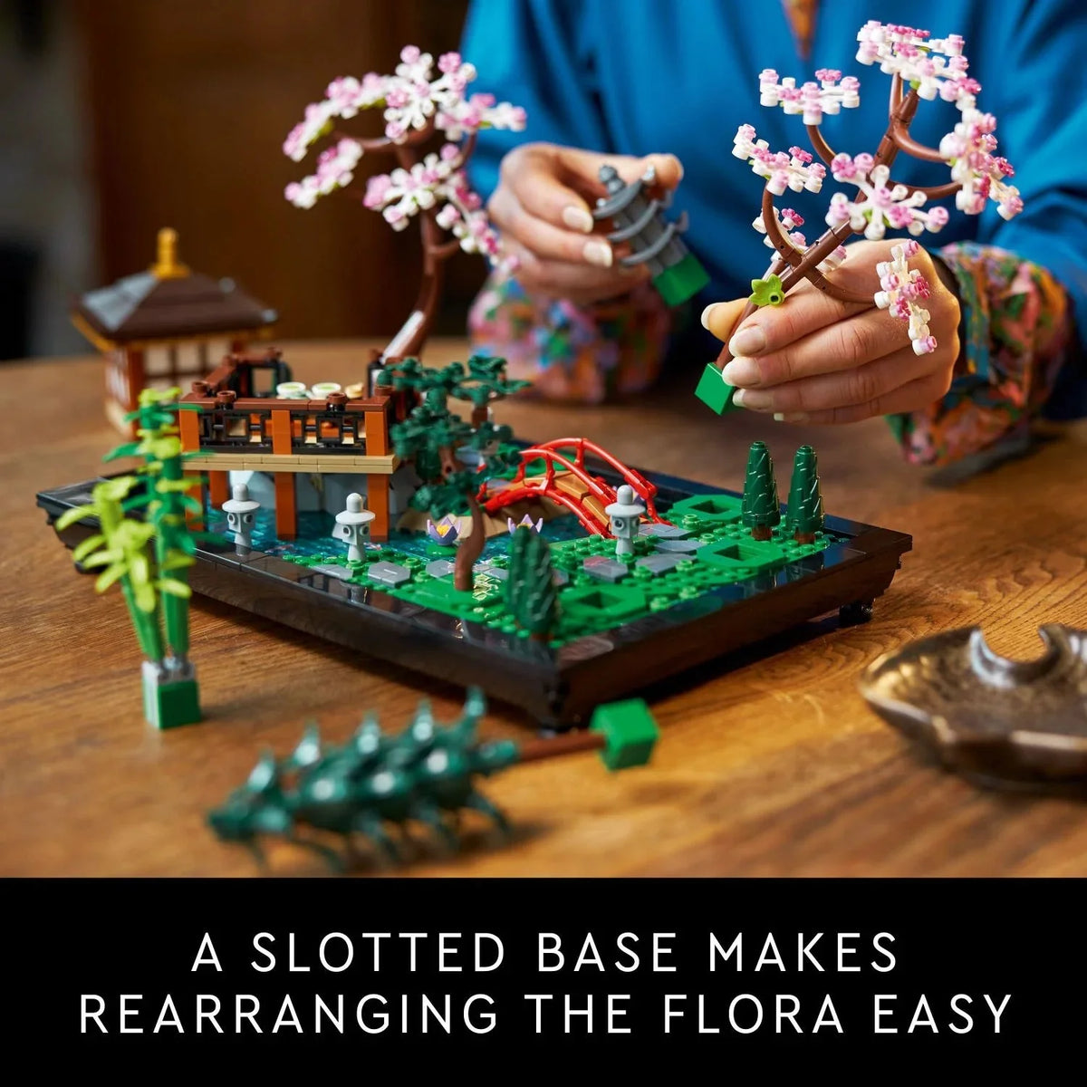 LEGO Icons Jardín Tranquilo 10315 – Set Creativo para Construcción, Idea de Regalo para Adultos Amantes de los Jardines Zen Japoneses y la Meditación, Construye y Exhibe este Set de Decoración para el Hogar o la Oficina